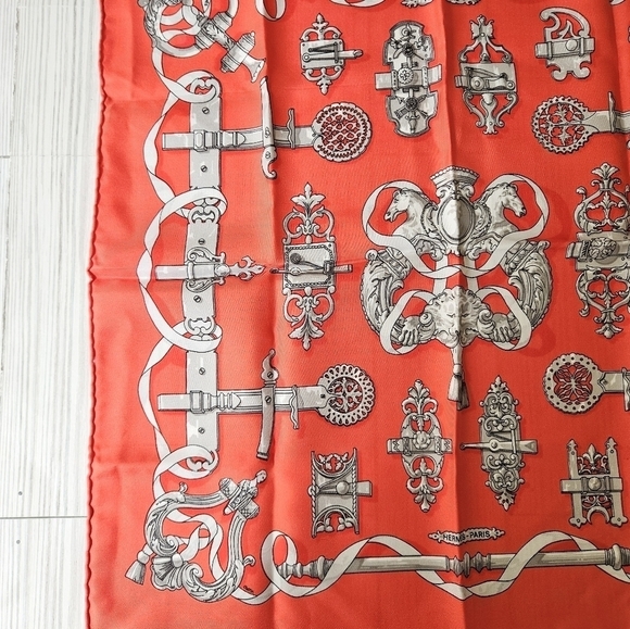Hermès Ferronnerie Petit Carre 45 Scarf in Red and Gray - Picture 9 of 16